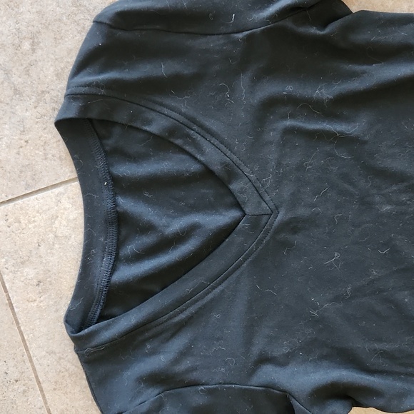 NWOT.. V NECK TOP - Picture 5 of 5